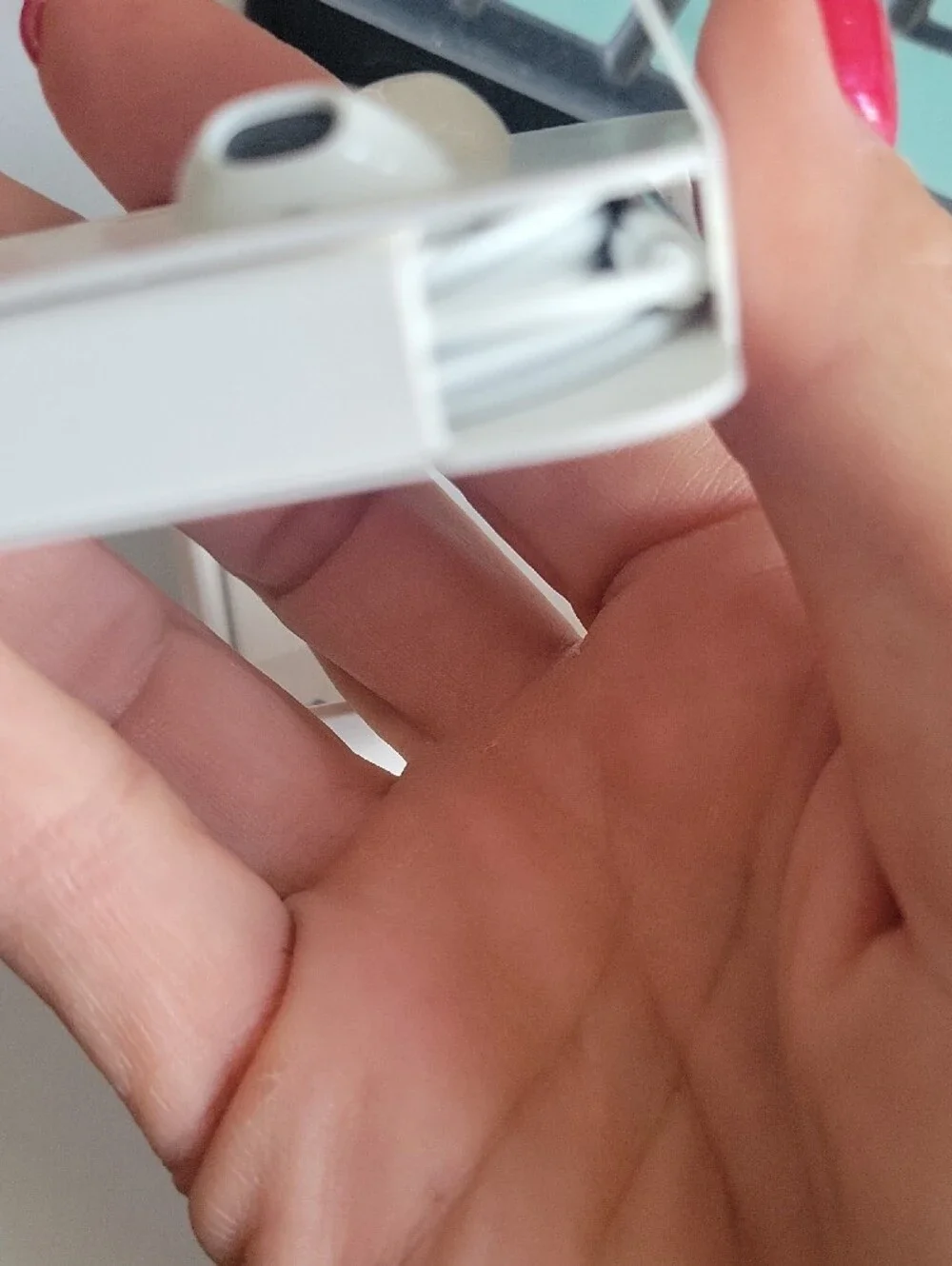 Apple EarPods with Lightning Connector - White